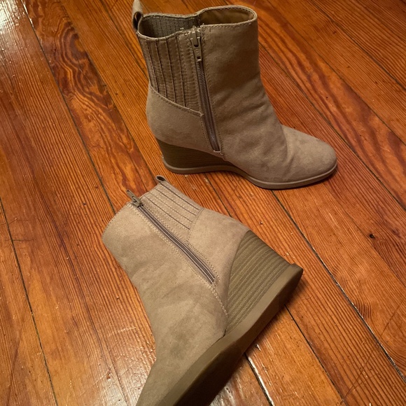 Ankle boots - Picture 2 of 4